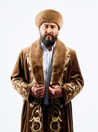 Шапан "Абырой" с головным убором "Борик"